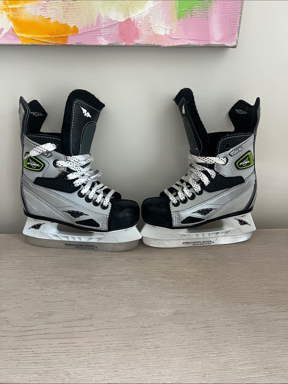 Youth, Mission Fuel 65 hockey ice skates lace up size 10 E